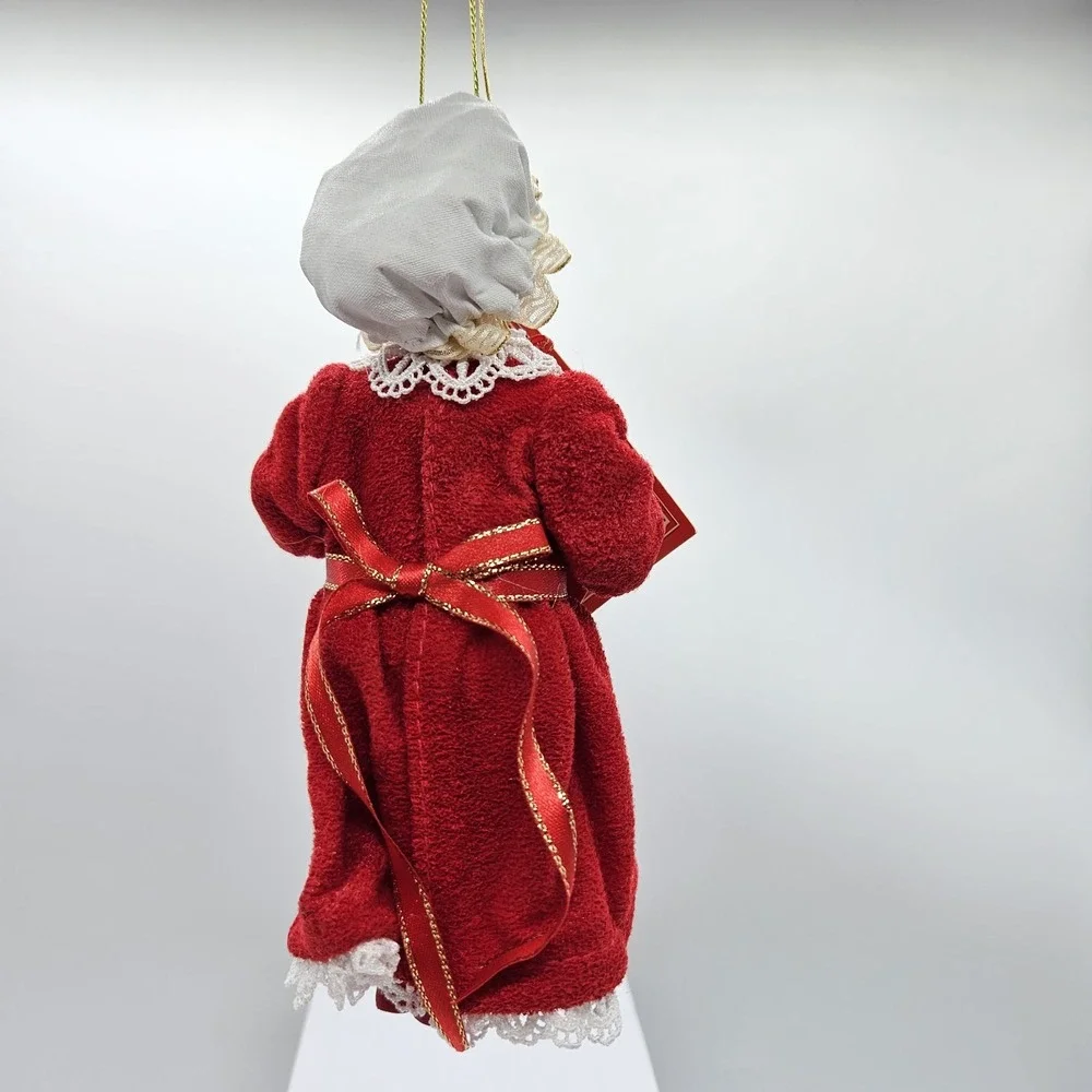 DEPARTMENT 56 MRS SANTA CLAUS ORNAMENT 